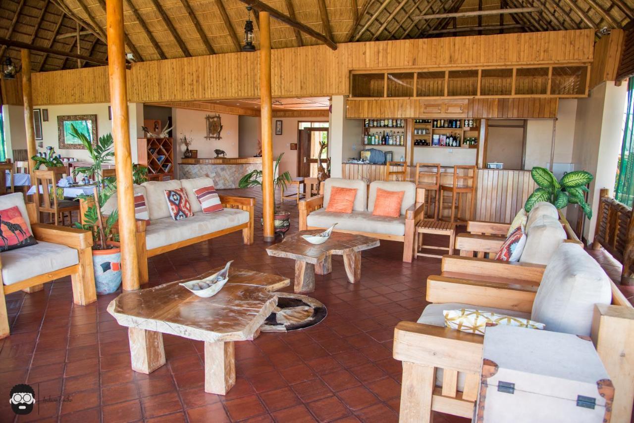 Twiga Safari Lodge Paraa エクステリア 写真