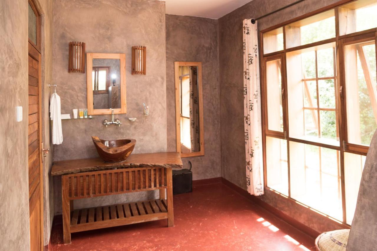 Twiga Safari Lodge Paraa エクステリア 写真