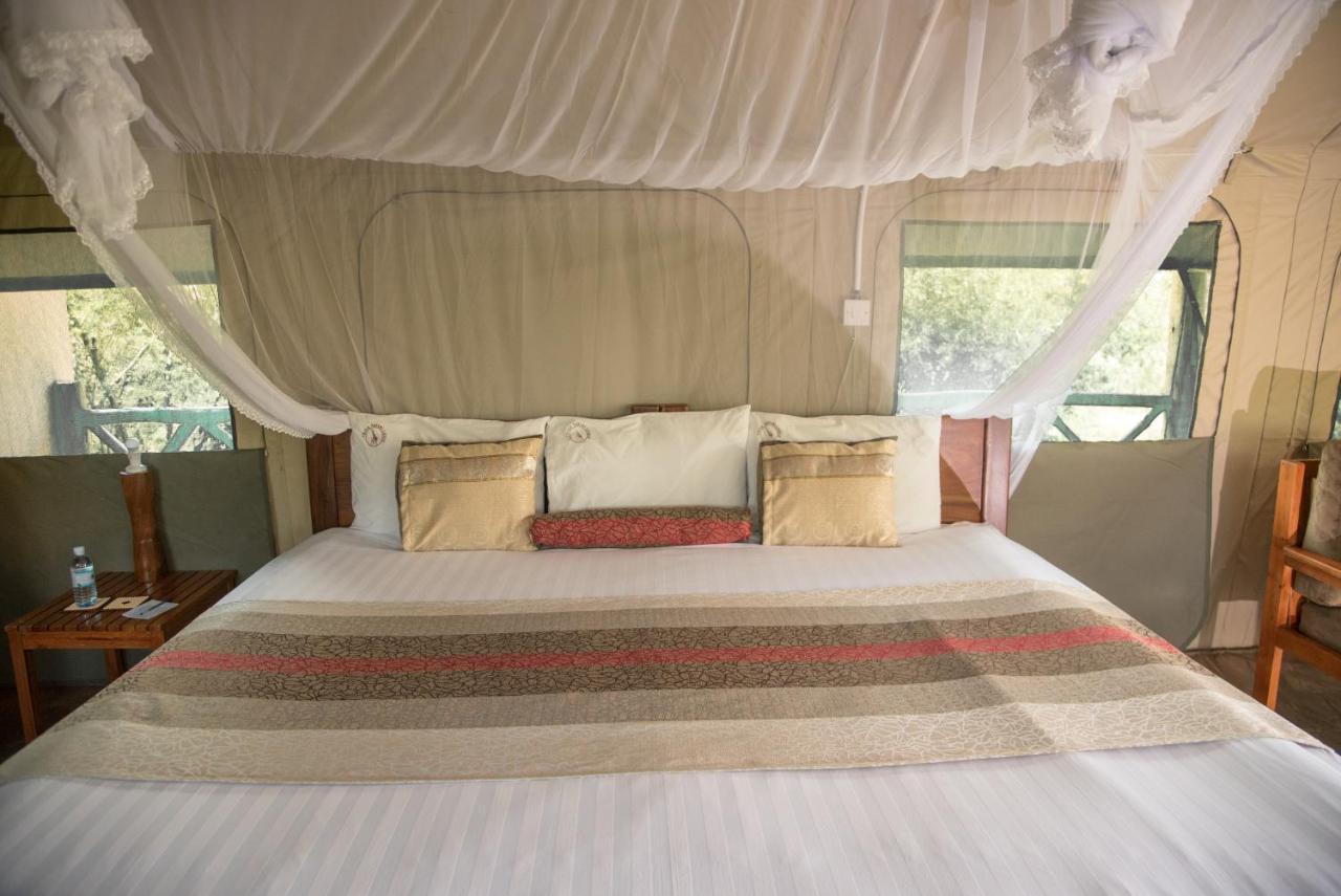 Twiga Safari Lodge Paraa エクステリア 写真